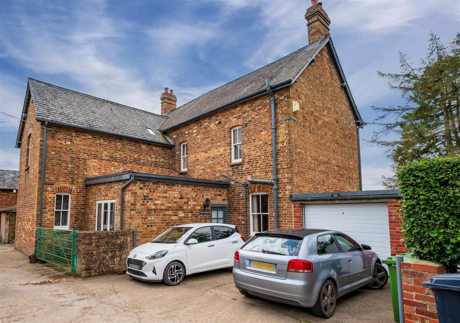 Bryn Y Mapsis Nant Lane, Oswestry, SY10 9AL For Sale Bryn Y Mapsis Nant Lane, Oswestry, SY10 9AL For Sale